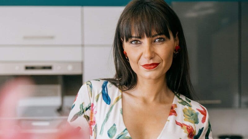 La brunette en cuisine