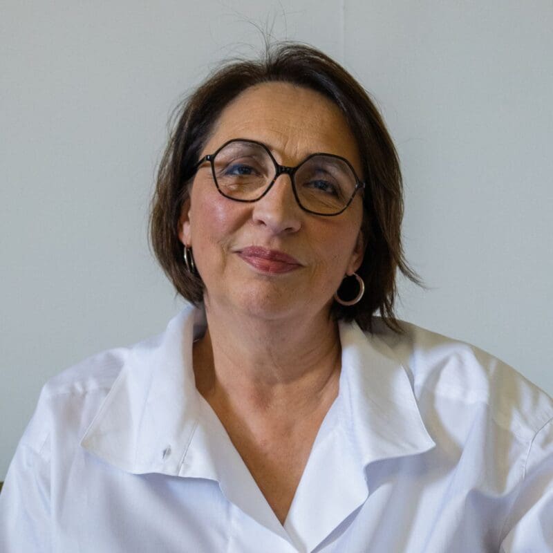 Catherine Namura, créatrice de « Chouette, du piano ! », un festival de piano intimiste qui célèbre la musique et le patrimoine à Dijon