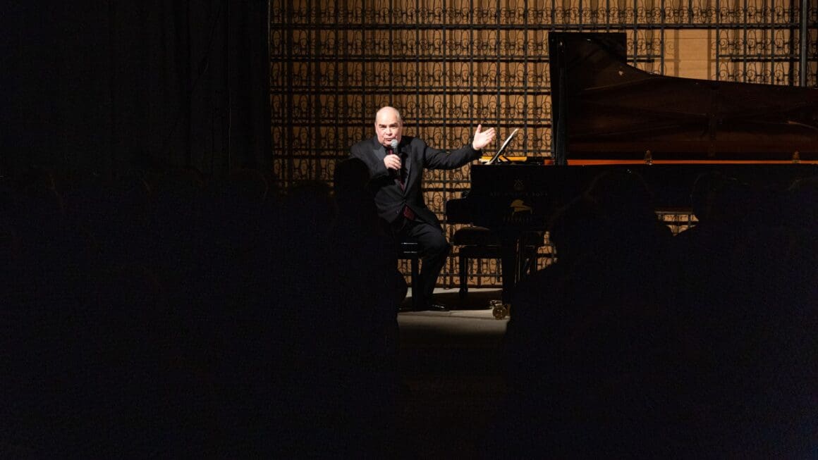 Catherine Namura, créatrice de « Chouette, du piano ! », un festival de piano intimiste qui célèbre la musique et le patrimoine à Dijon